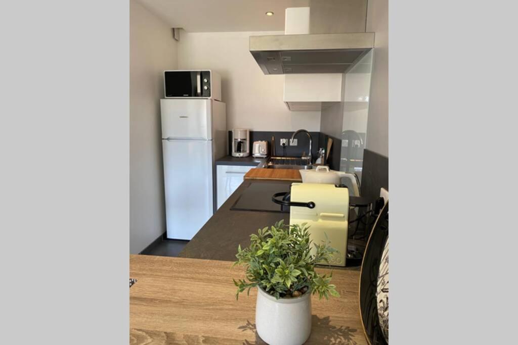 Le Continental Beau T2 Plein Centre + Parking Apartment Annecy Bagian luar foto