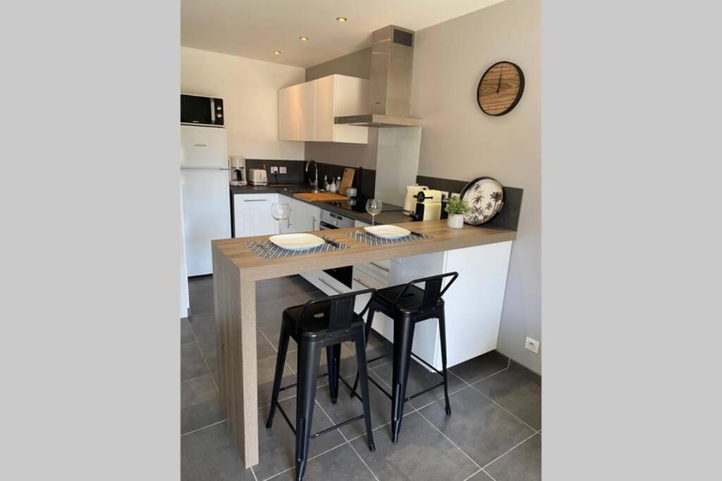 Le Continental Beau T2 Plein Centre + Parking Apartment Annecy Bagian luar foto